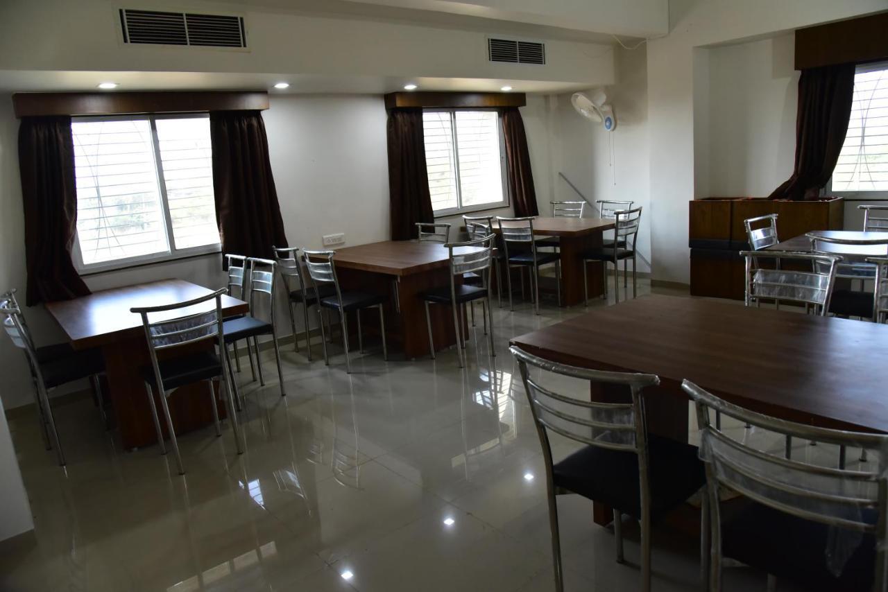 Hotel Bhakt Niwas Shegaon Exterior foto